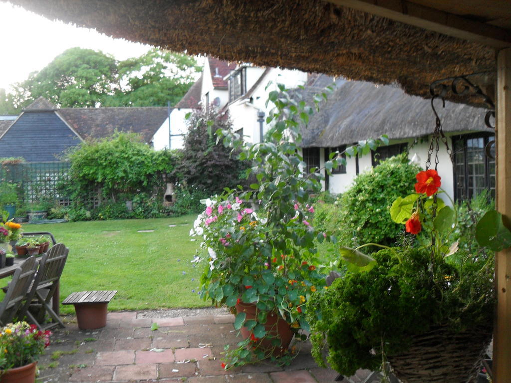 Church Hall Farm Bed And Breakfast Broxted Buitenkant foto