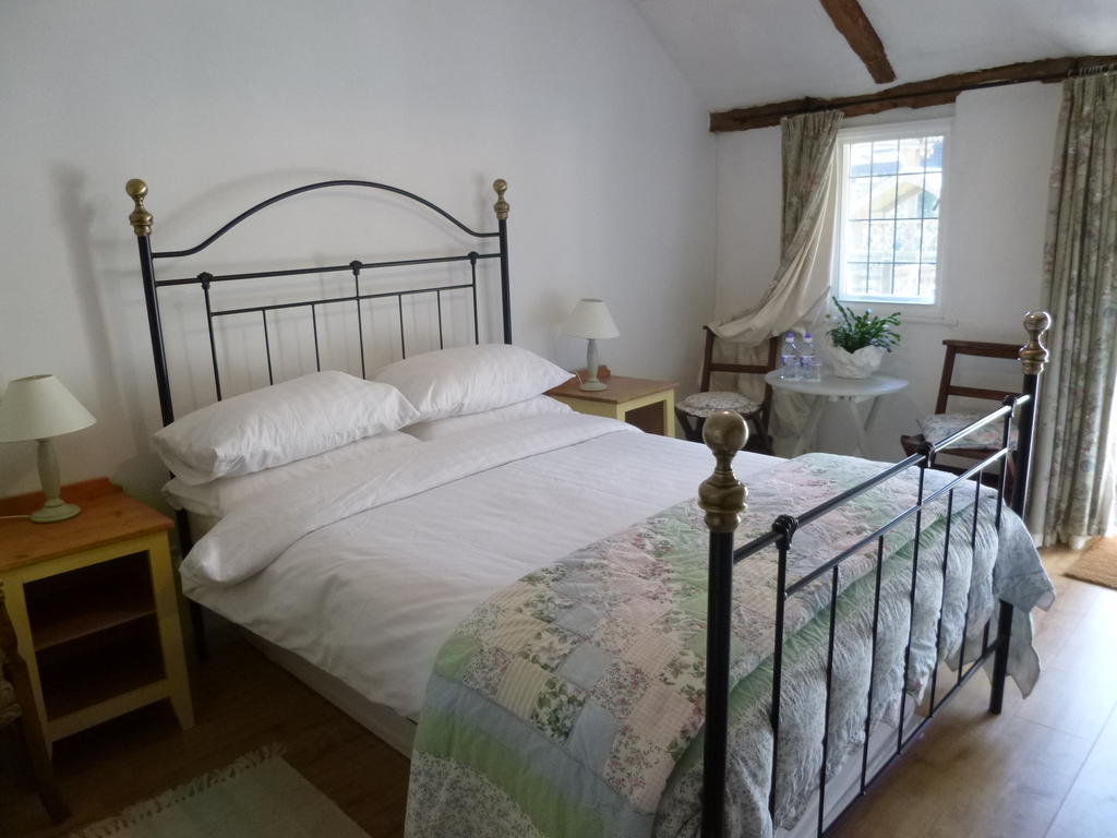 Church Hall Farm Bed And Breakfast Broxted Kamer foto